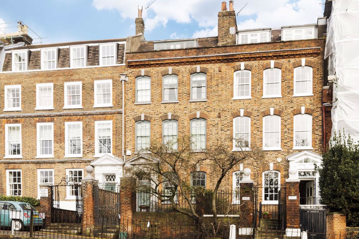 5 bedroom terraced house for sale in Highgate Hill, London N6