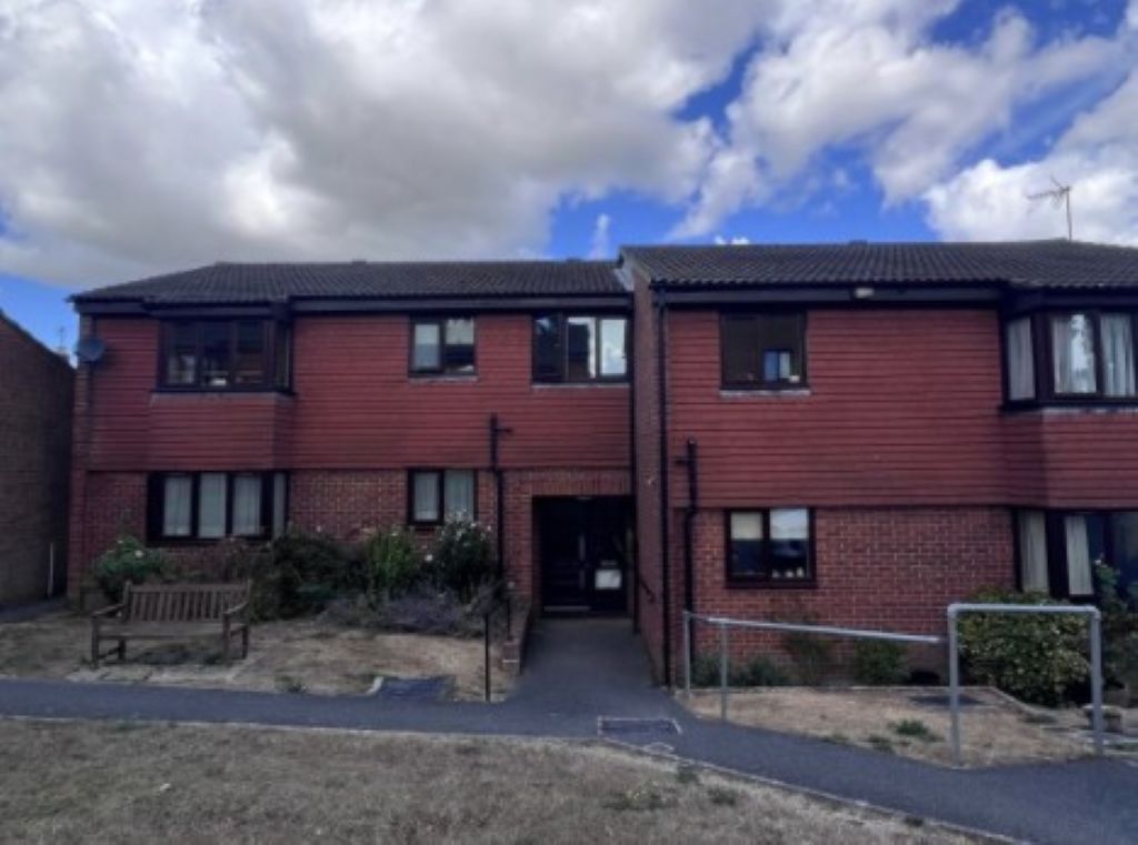 11, Tudor Gardens, Burgess Hill photo 2