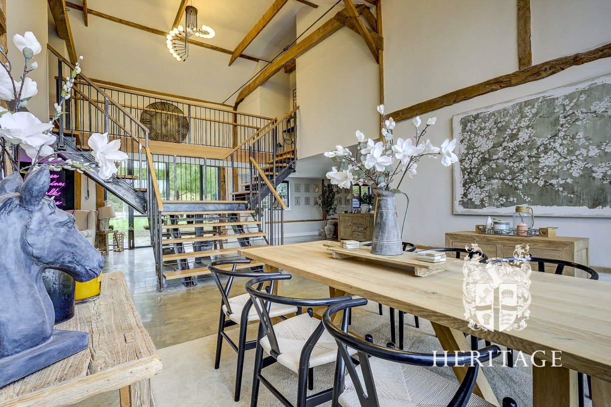 5 bedroom detached house for sale 0