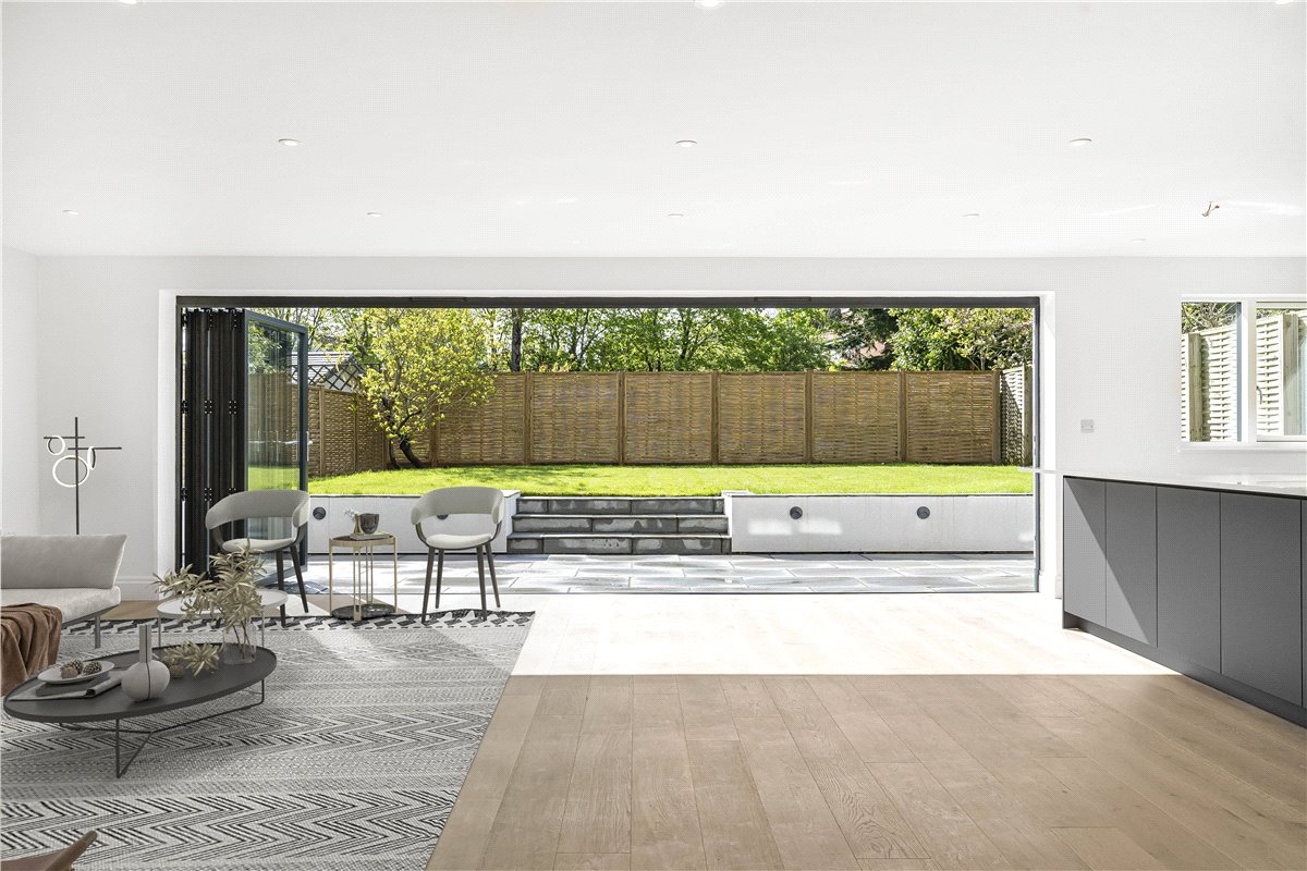 5 bedroom detached house for sale 0
