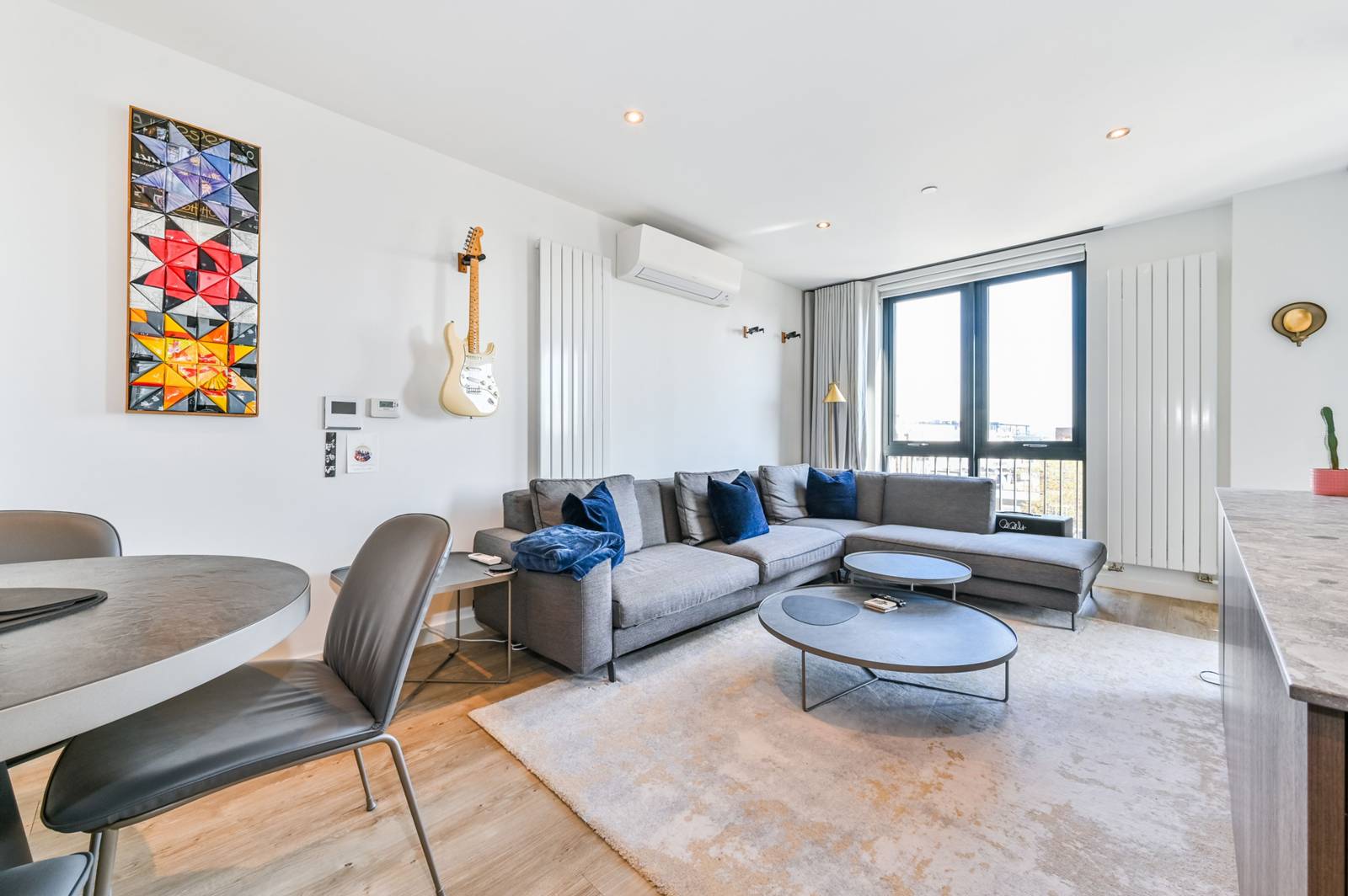 2 bedroom flat for sale 0