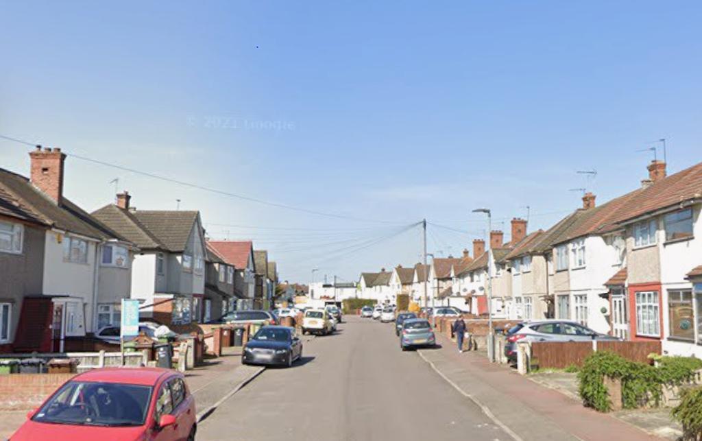 ., School Road, Essex photo 2