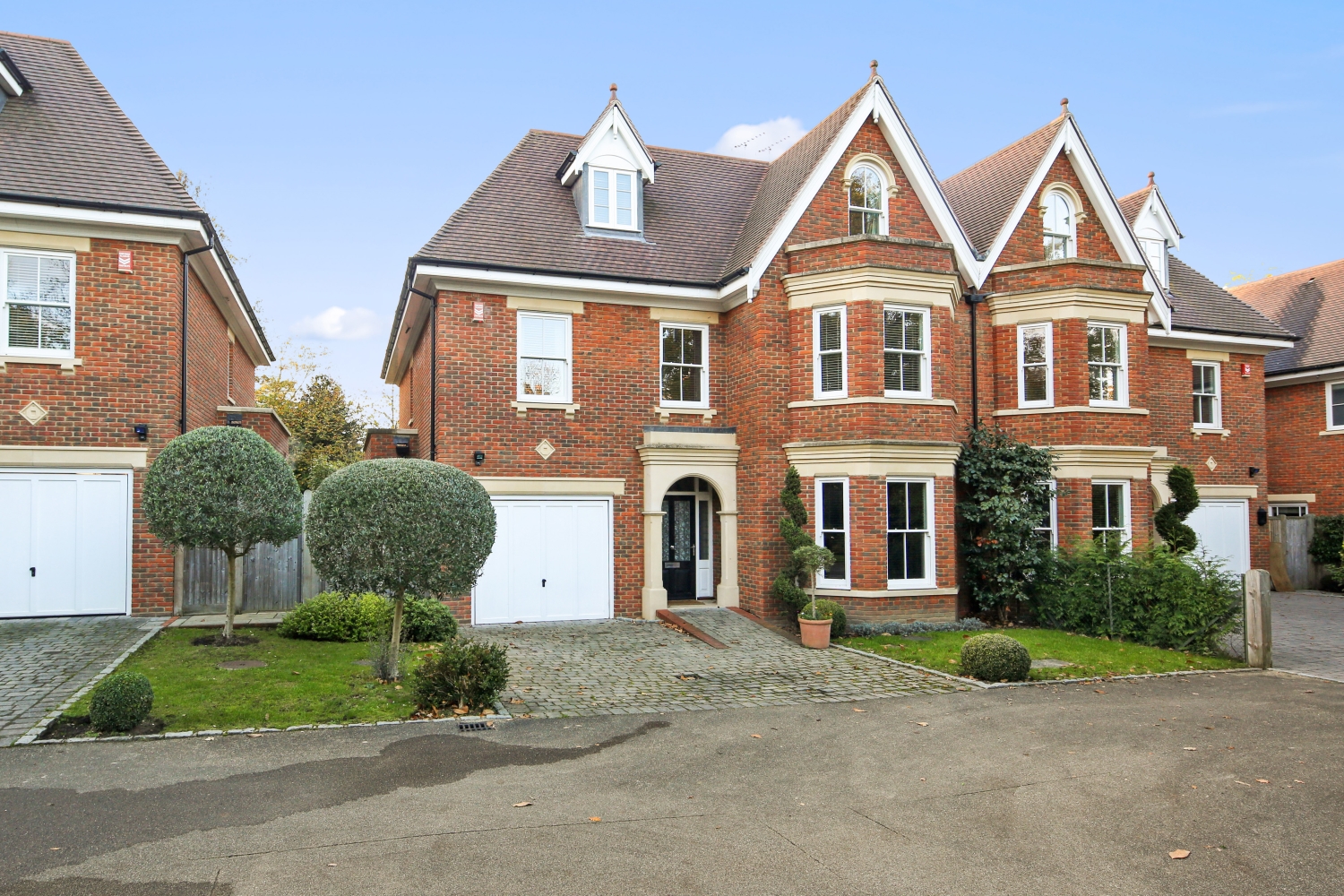 6 bedroom semi-detached house for sale 0