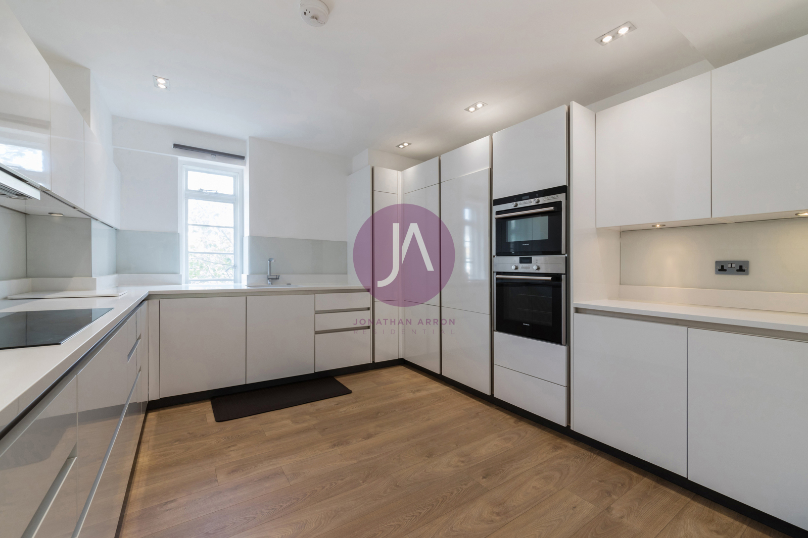 4 bedroom flat for sale 0