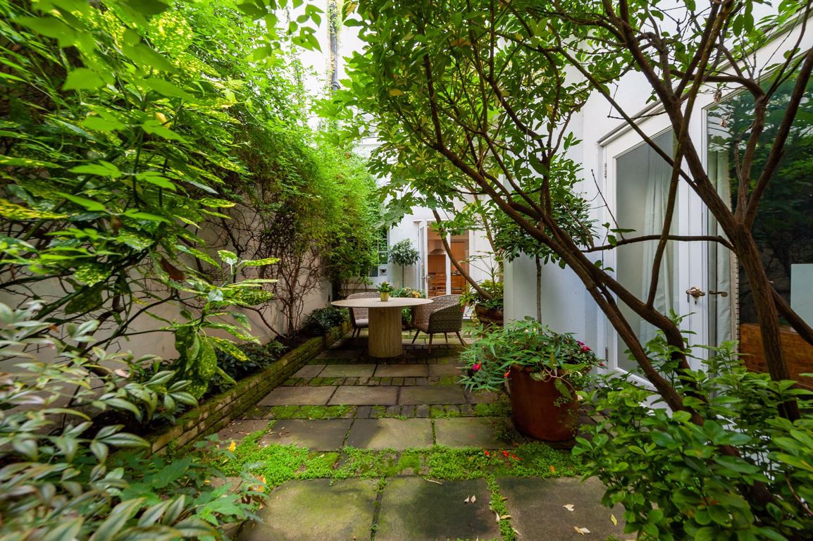 Photos of Wilton Crescent, London SW1X 52421227 PrimeLocation