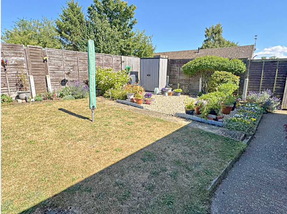 25, Rose Walk, Wicken Green Village photo 4