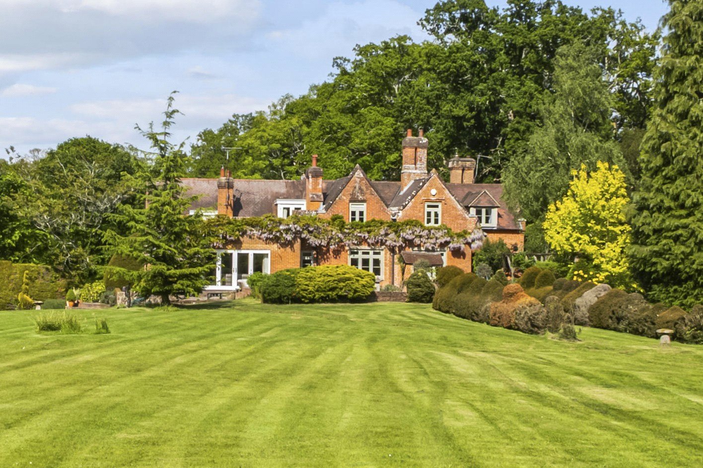 5 bedroom detached house for sale 0