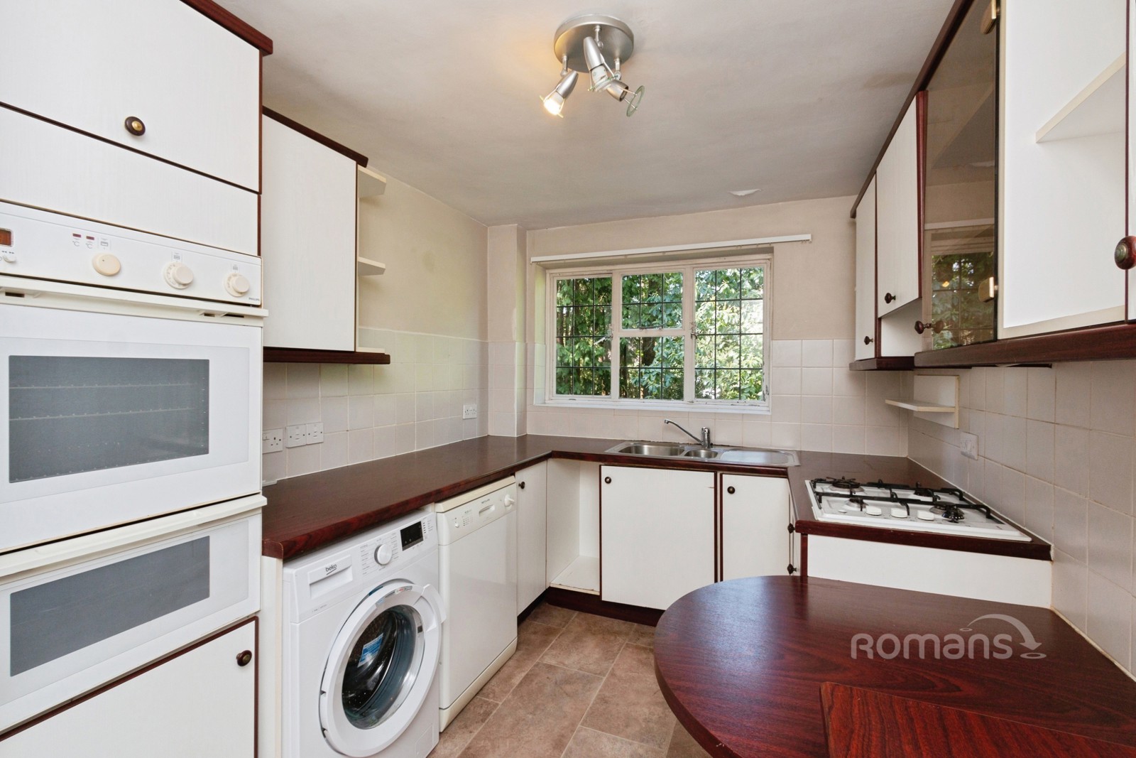 Flat E, Tudor Hall, Camberley photo 4