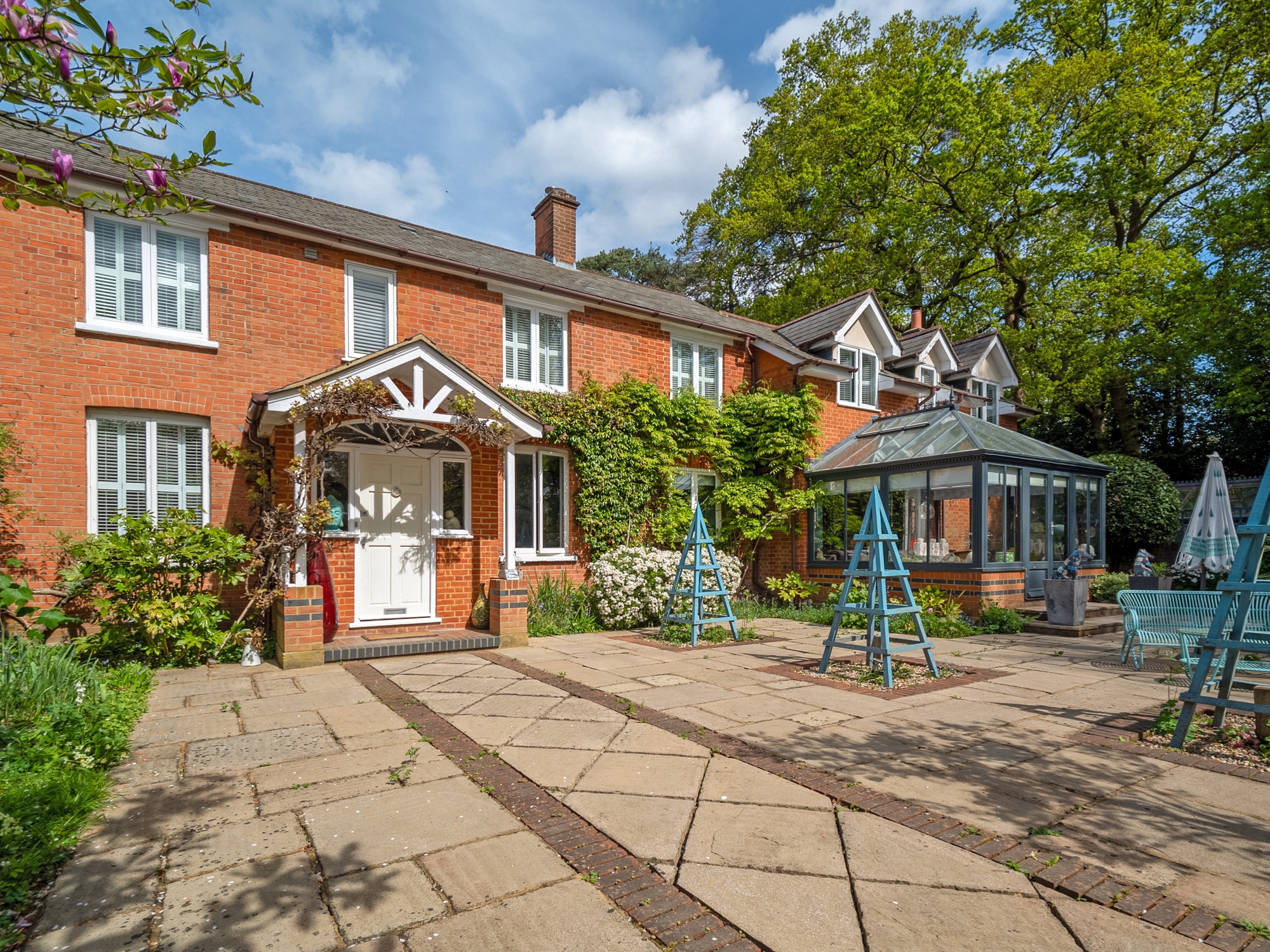 5 bedroom property for sale 0