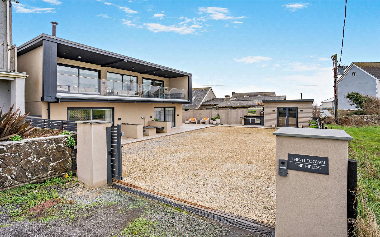 4 bedroom detached house for sale 0