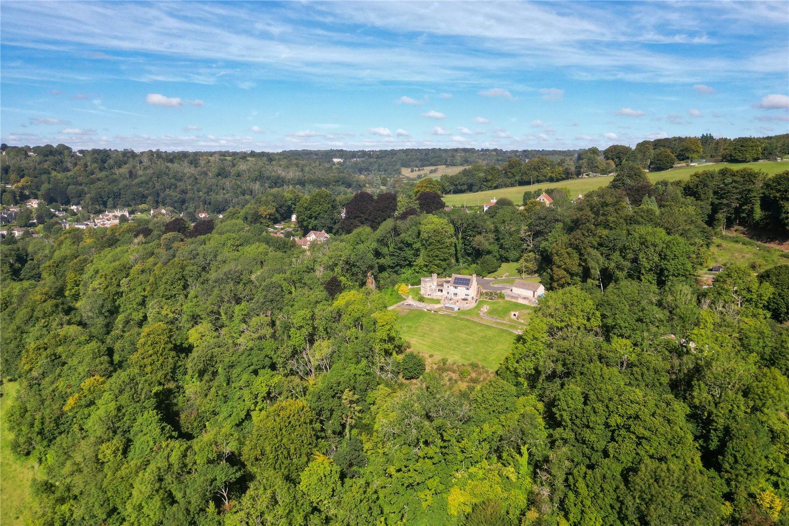 5 bedroom detached house for sale 0