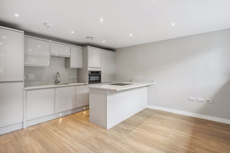 28 Lincoln House, Brookfield Road, Wooburn Green photo 4