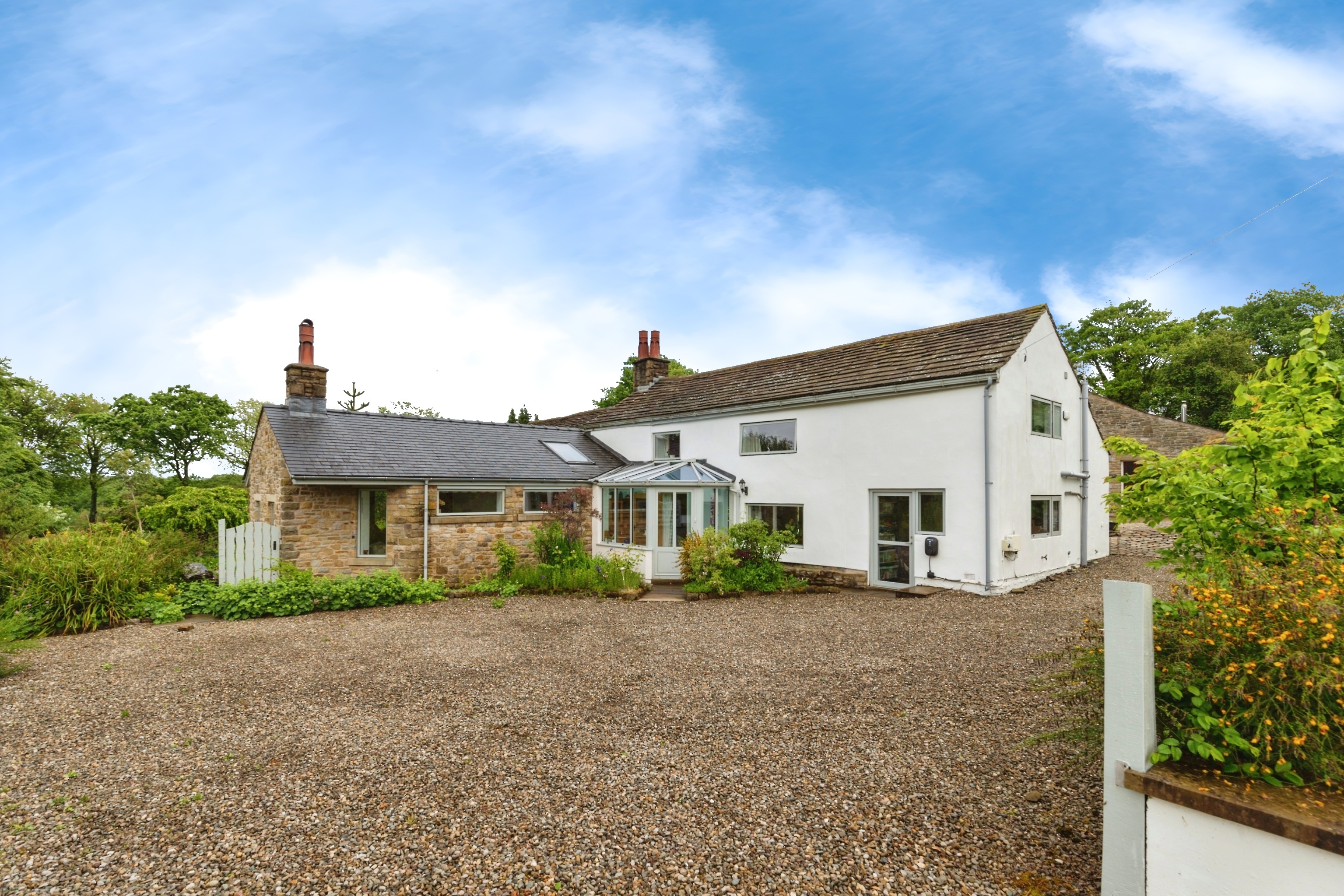4 bedroom detached house for sale 0