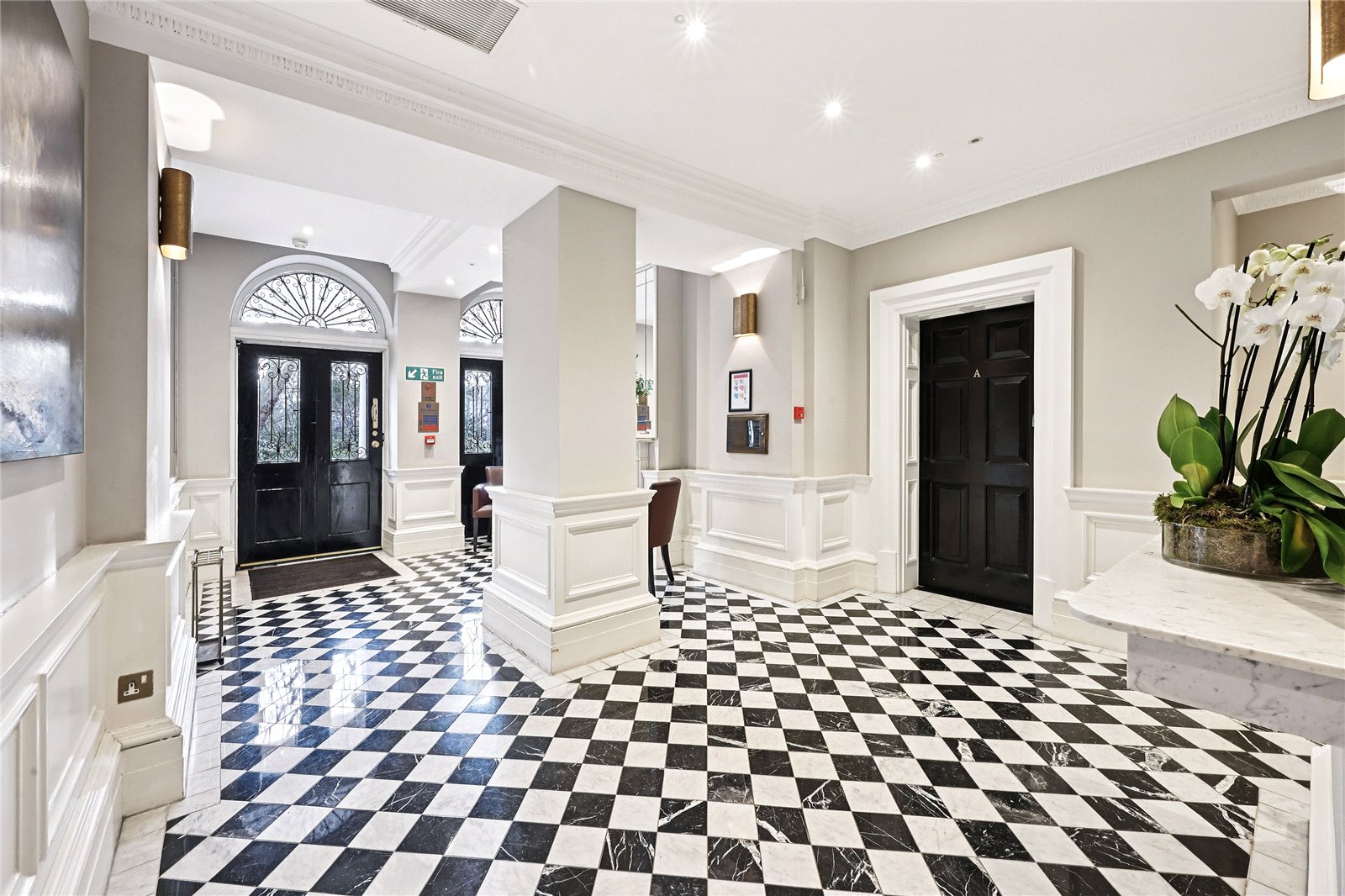 4 bedroom flat for sale 0