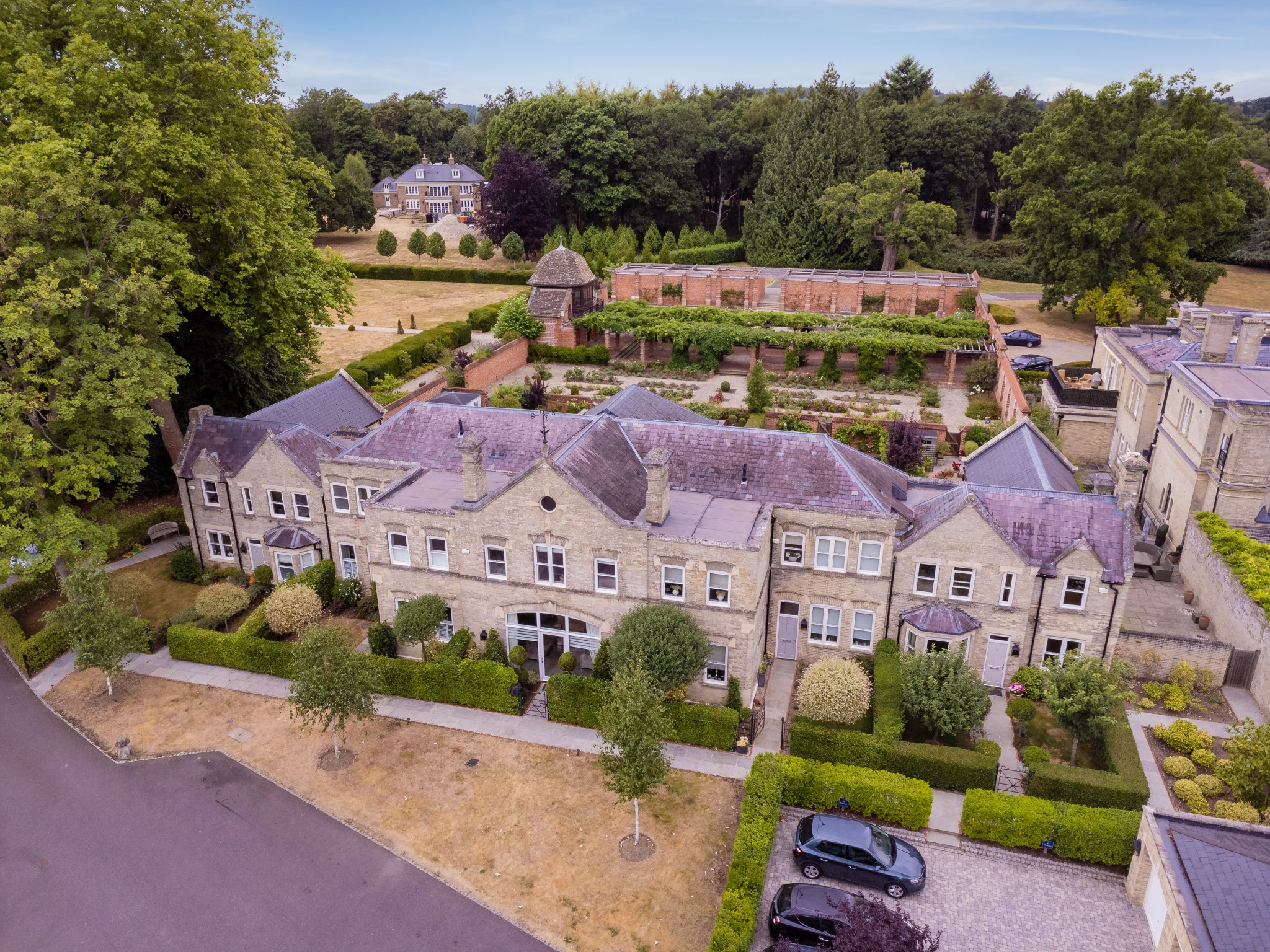 5 bedroom detached new house for sale in Potters Bar