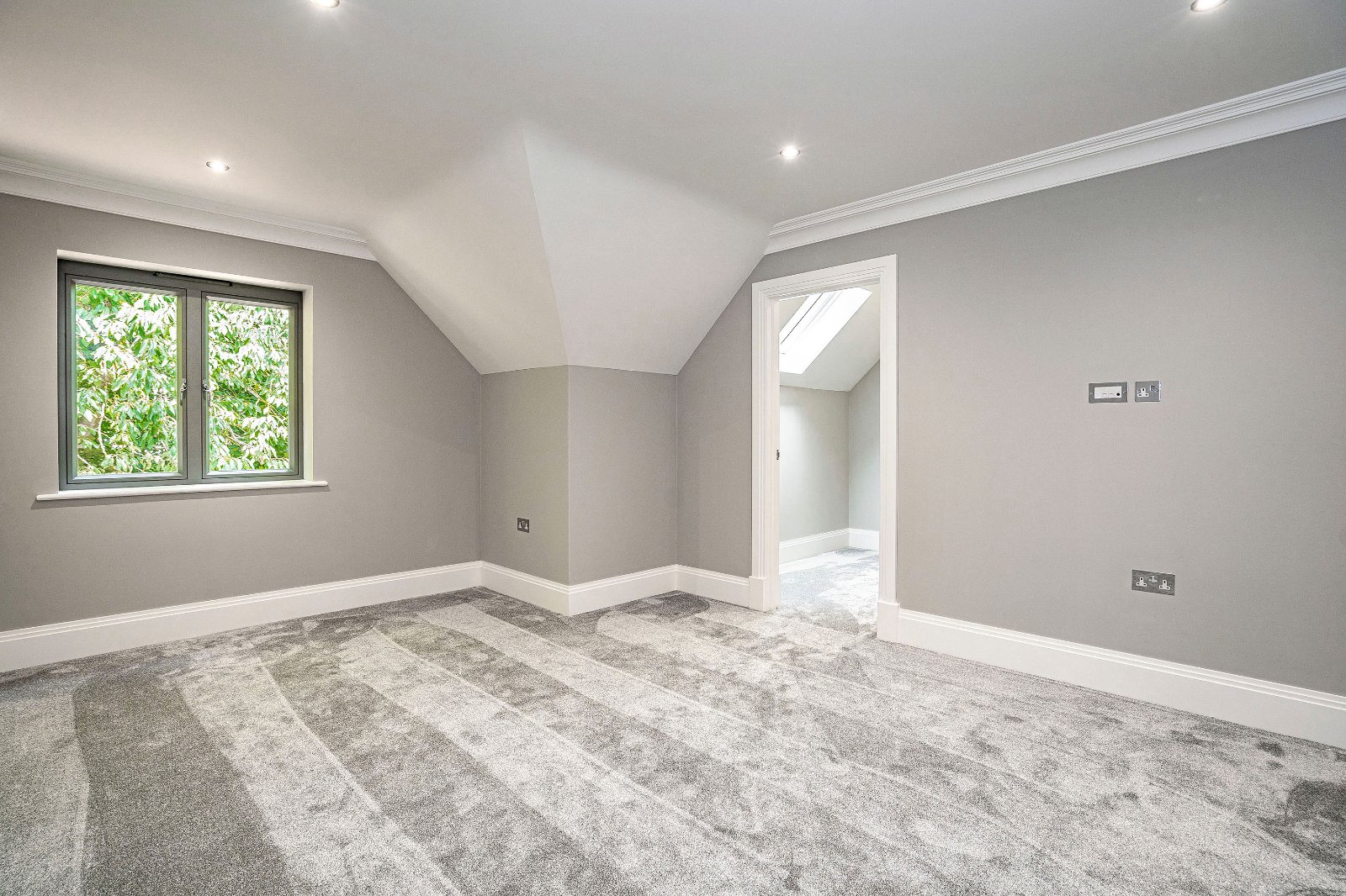 Photos of Blackpond Lane, Farnham Royal, Slough SL2 65468098