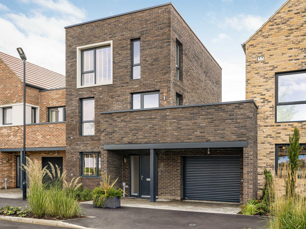 3 bedroom terraced house for sale in Twickenham