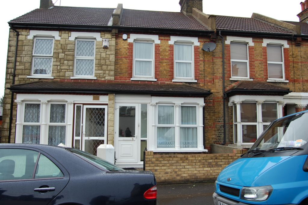 5, Campbell Road, Gravesend photo 2