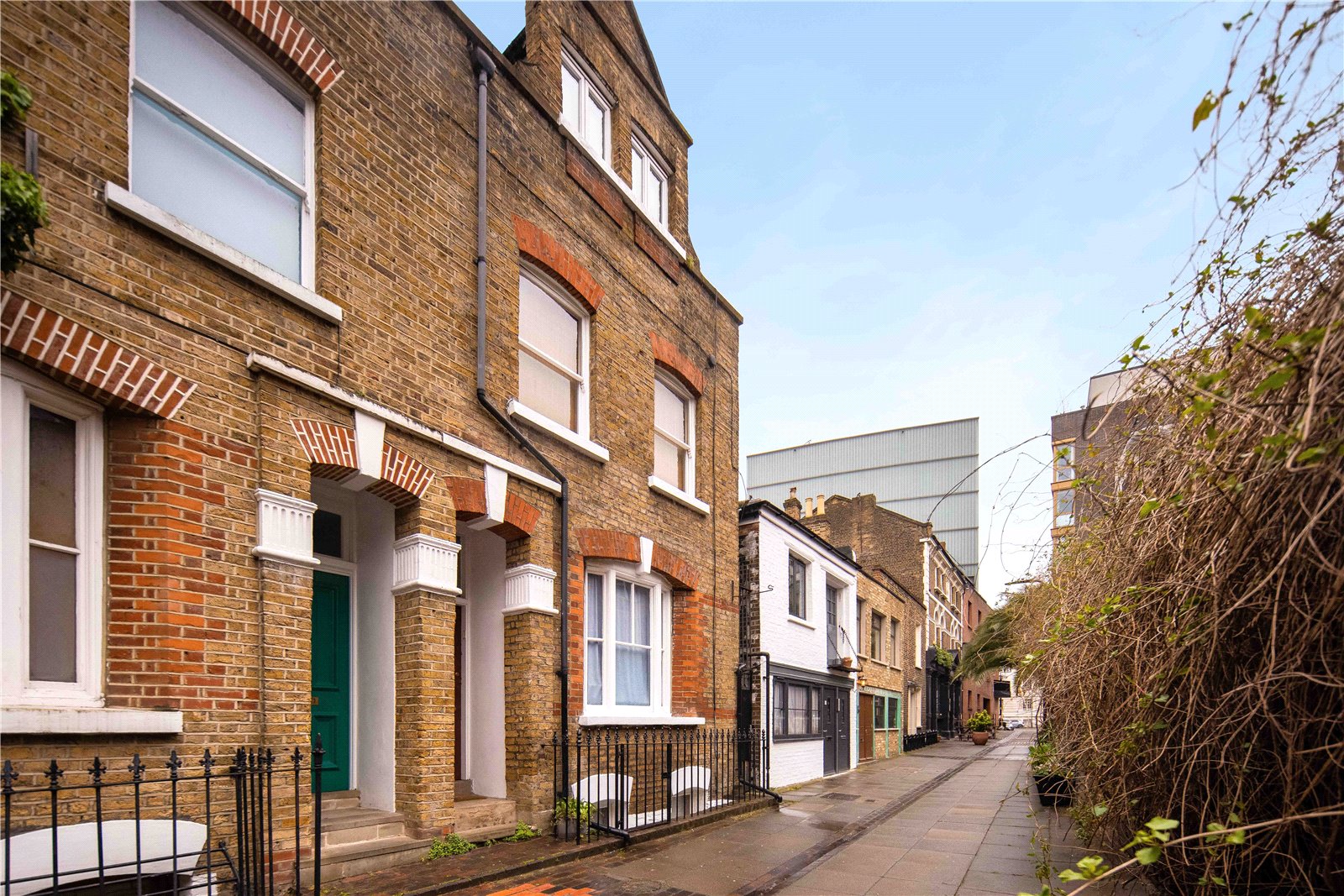 5 bedroom end terrace house for sale 0