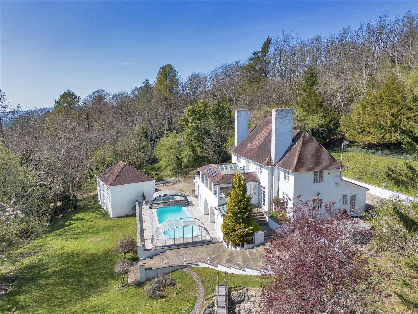 4 bedroom detached house for sale 0