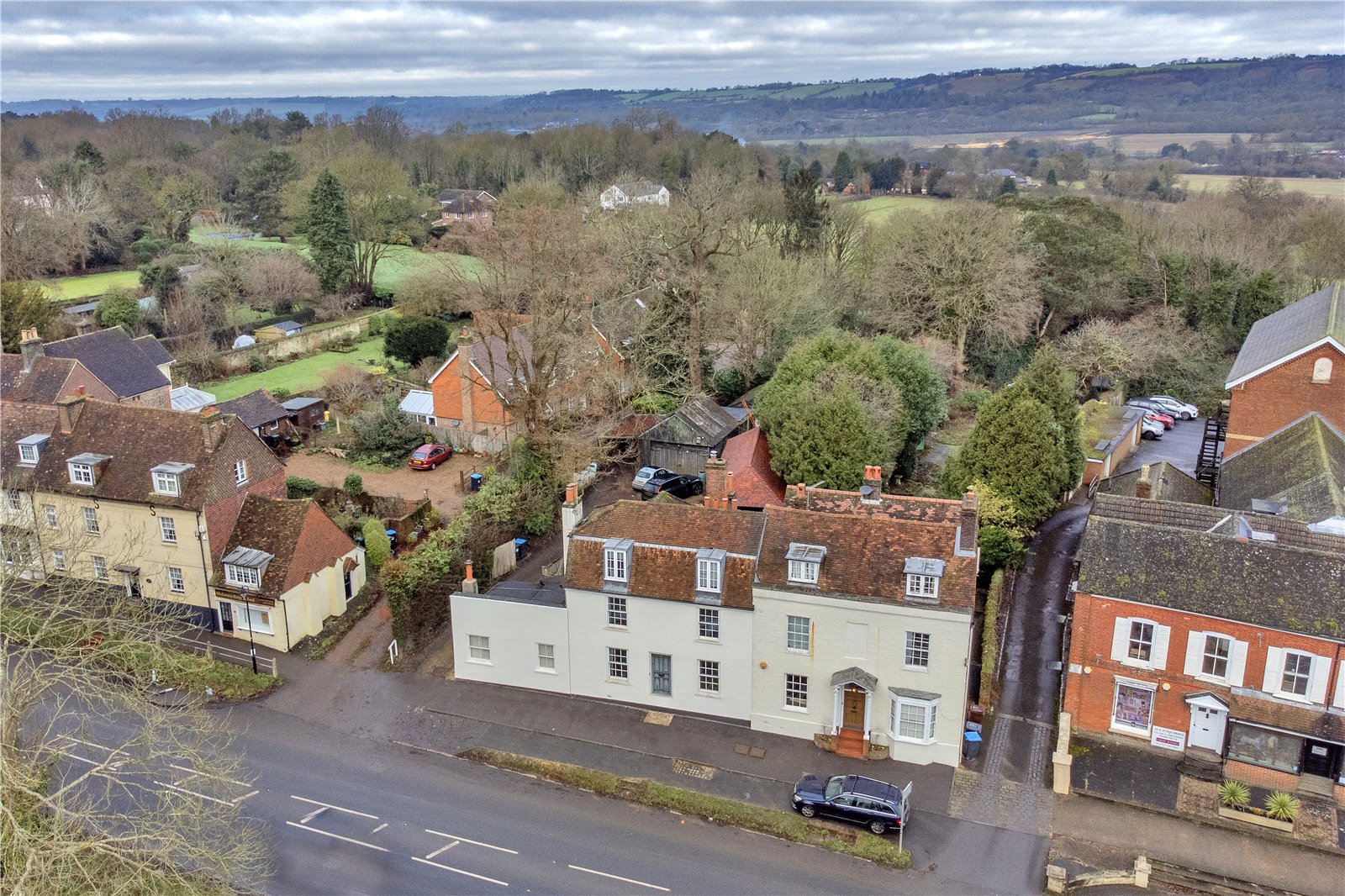 5 bedroom semi-detached house for sale 0