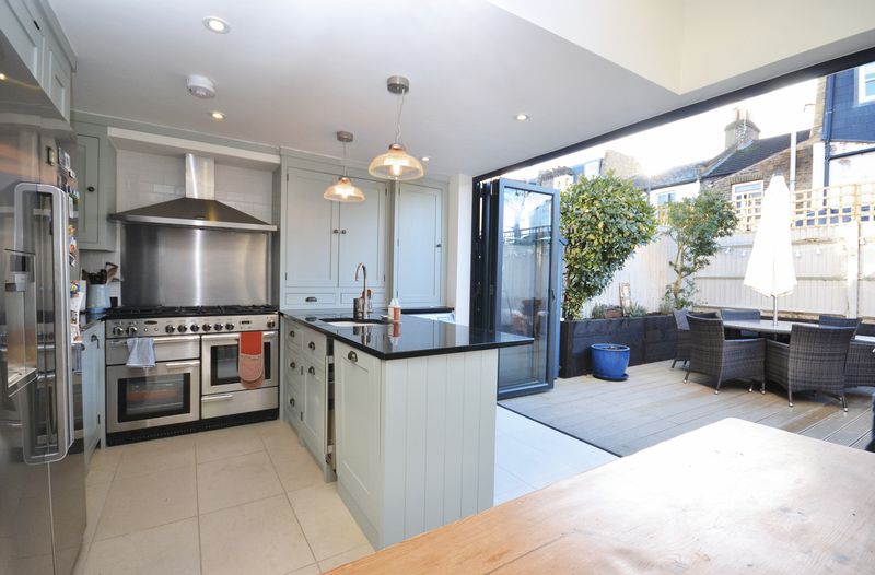 87 Balham Grove