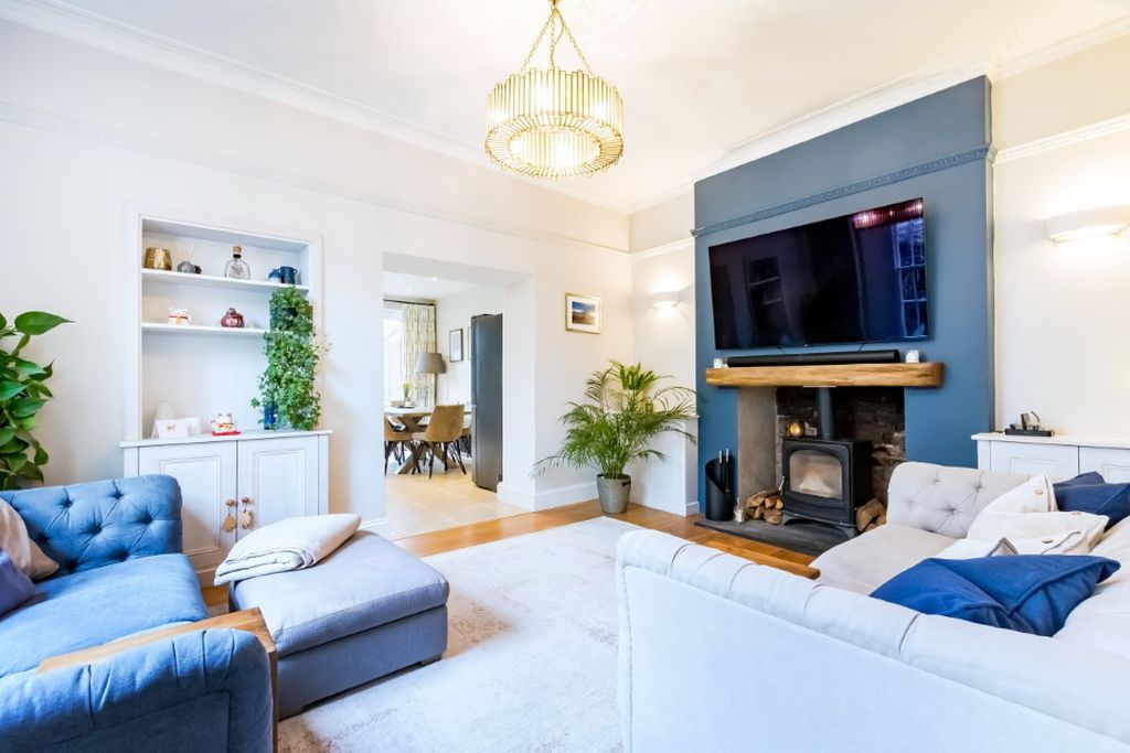 5 bedroom end terrace house for sale 0