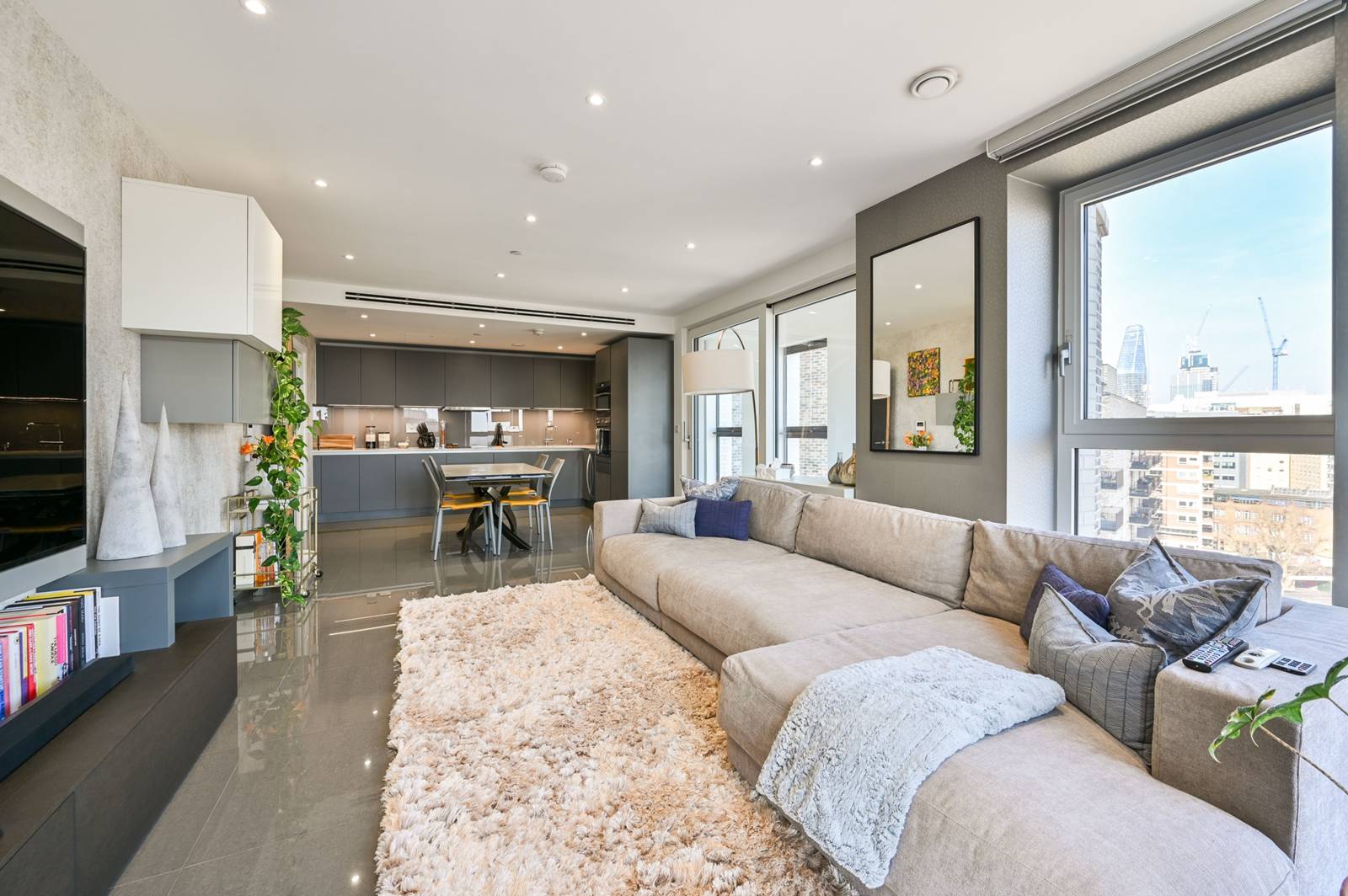 2 bedroom flat for sale 0