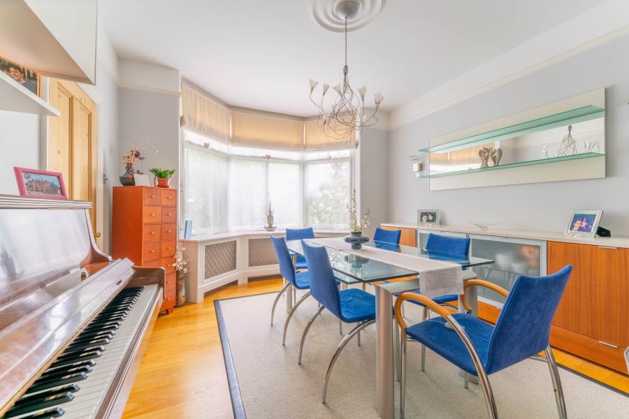 4 bedroom semi-detached house for sale 0