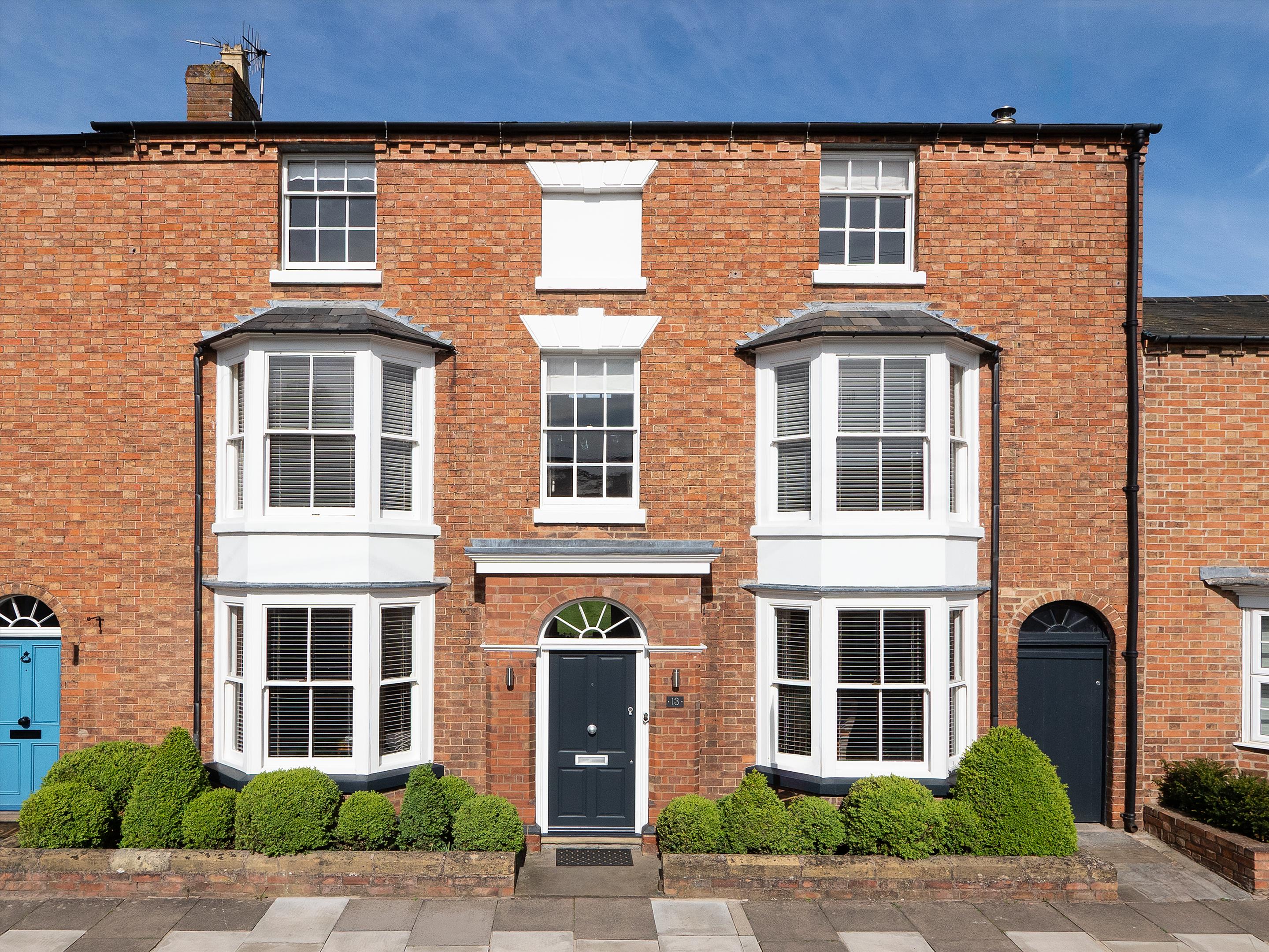 5 bedroom equestrian property for sale