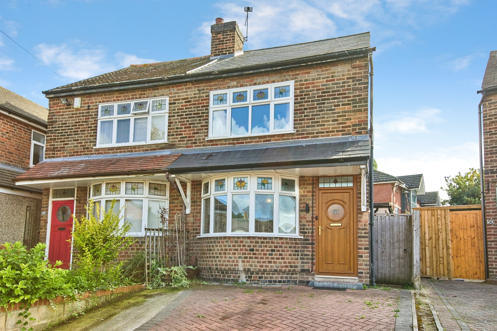 2 bed semi-detached house for sale
