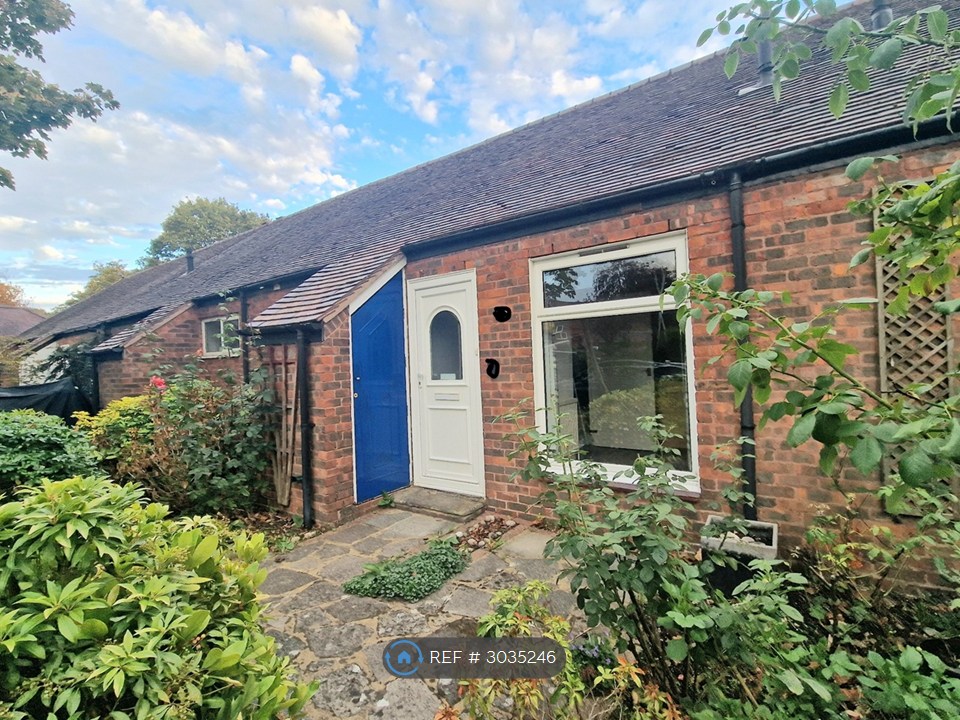 Cedars Drive, Uxbridge photo 2