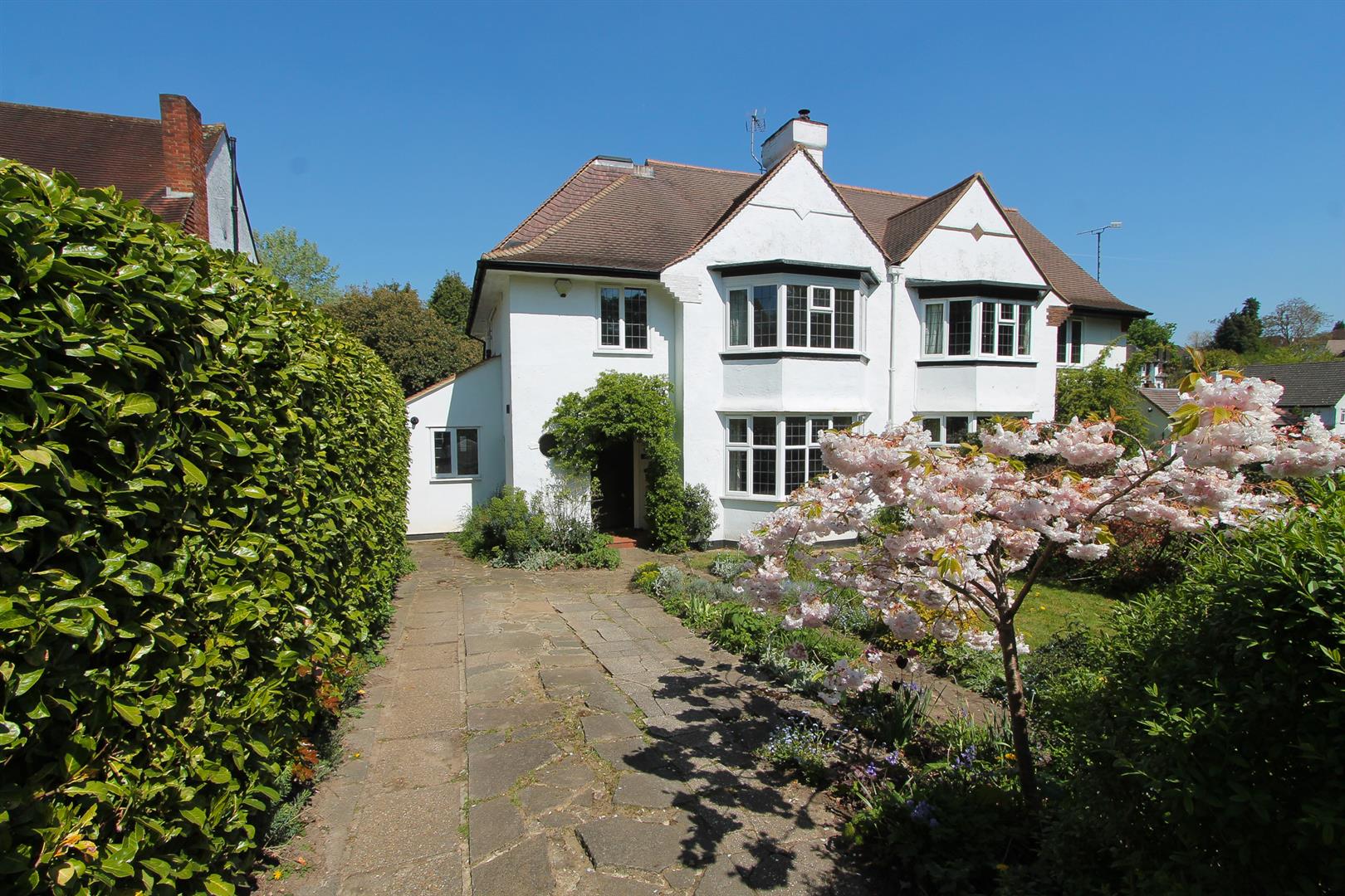 4 bedroom semi-detached house for sale 0