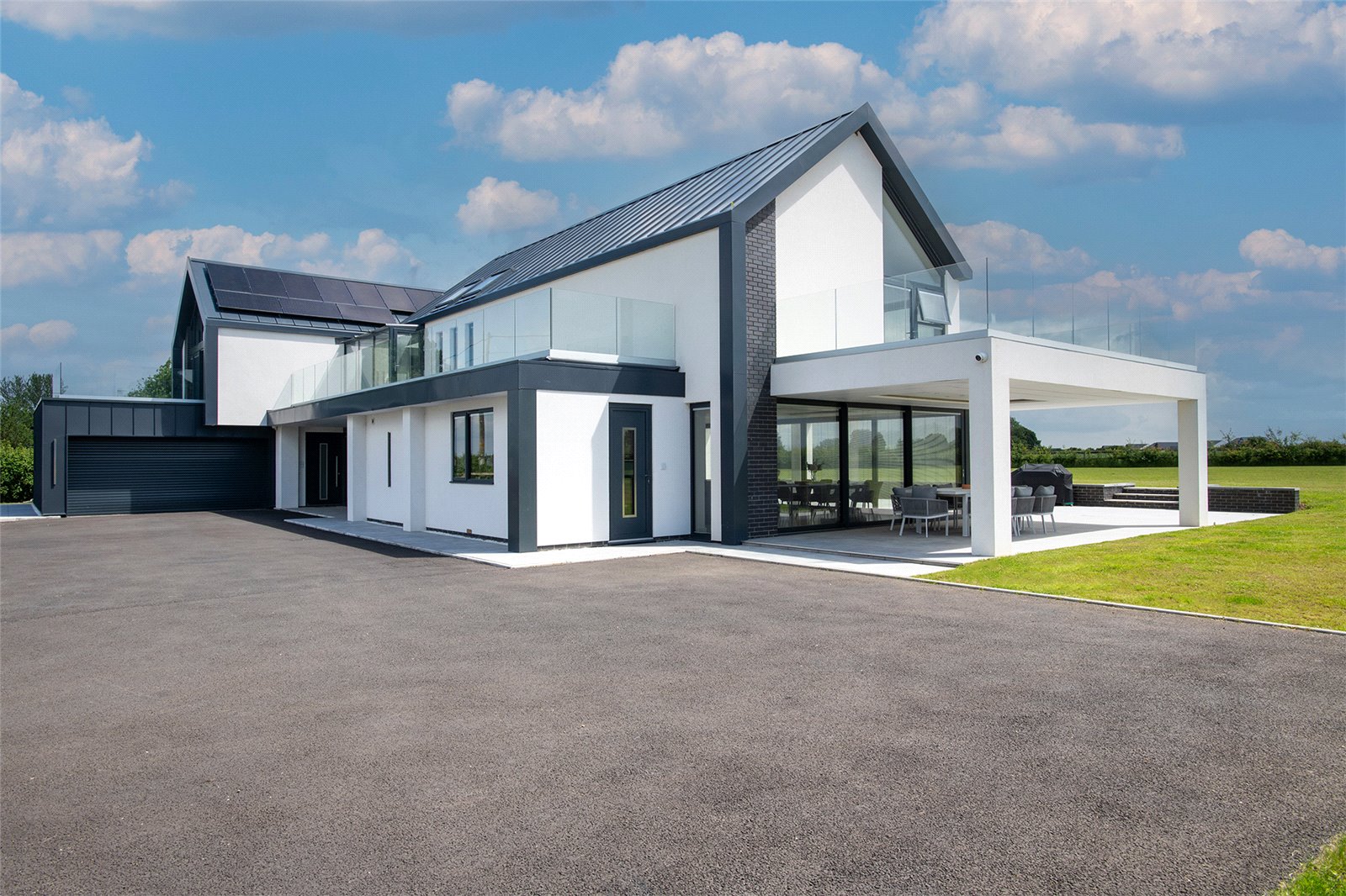 detached house for sale 0