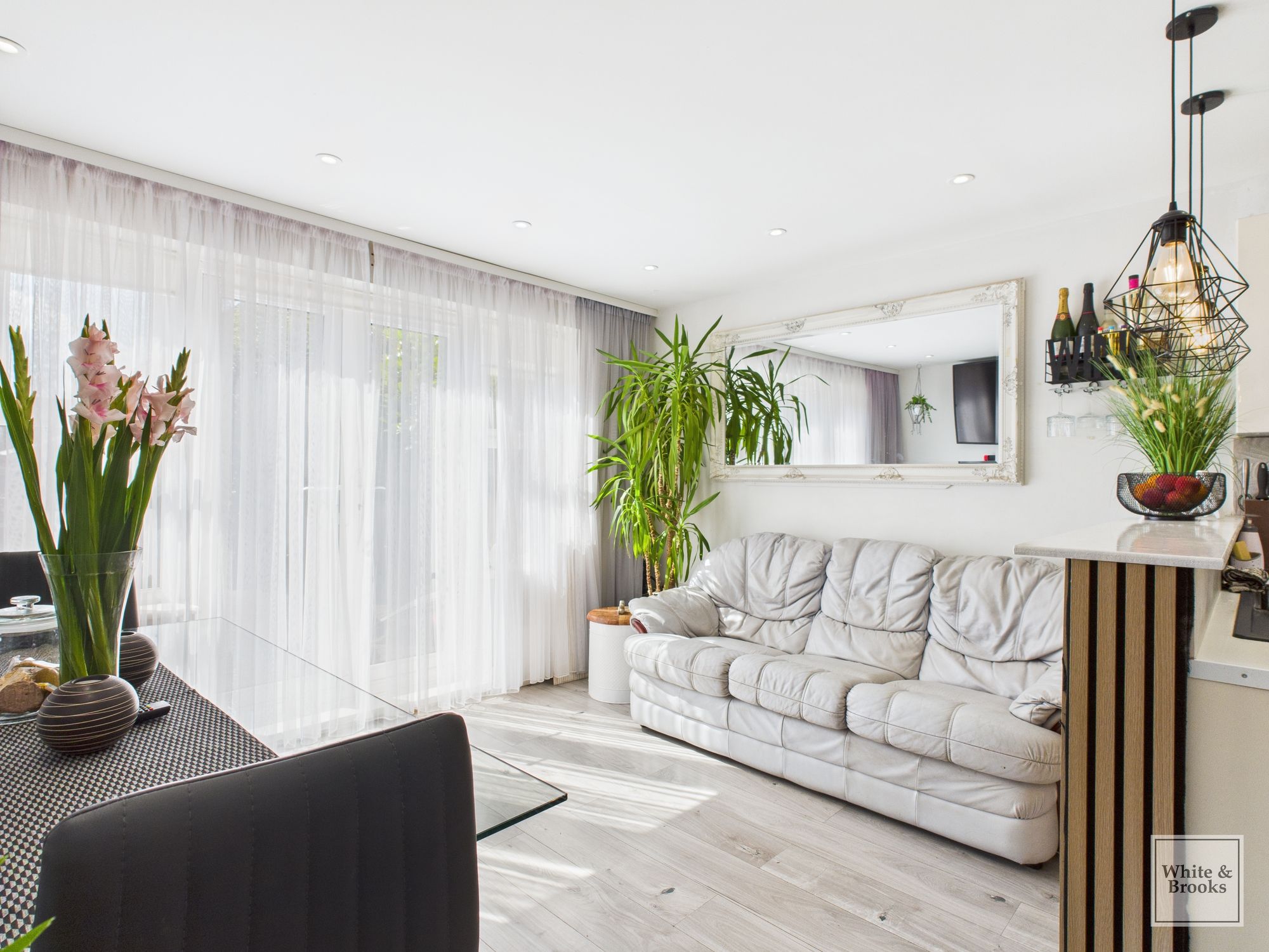 65 Osborne Way, Bognor Regis photo 4