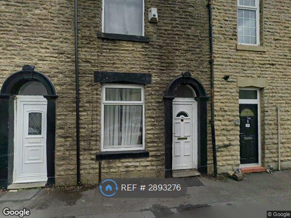 Lees St East, Shaw, Oldham photo 2
