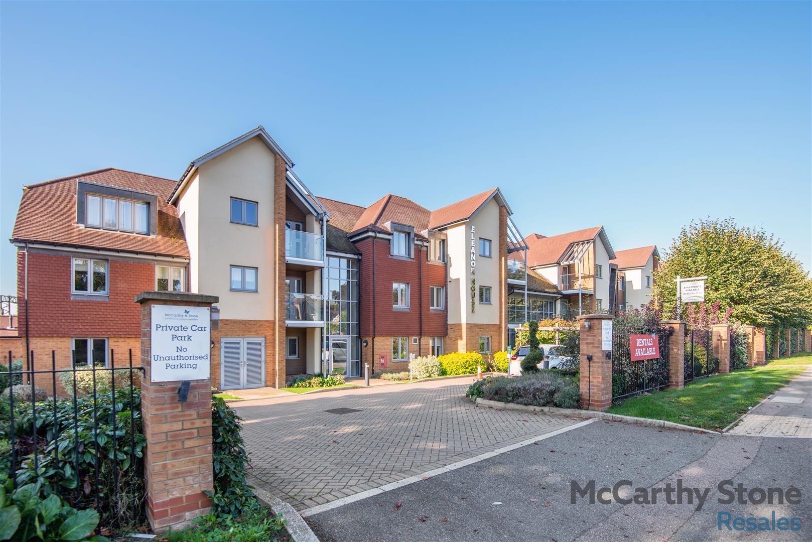 2-bed flat on 8 Eleanor House, 232 London Road, St. Albans, £450,000