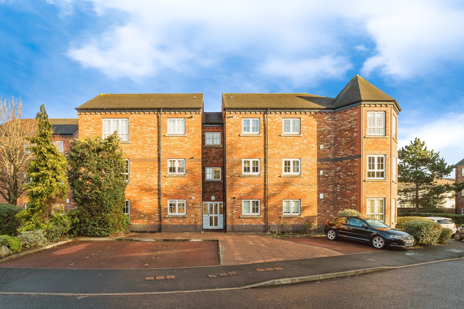 2-bed flat on 88, Thomas Brassey Close, Cheshire, £180,000