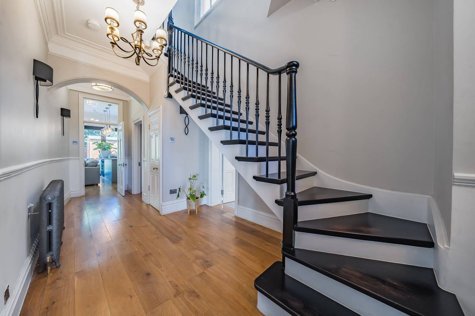 6 bedroom terraced house for sale 0