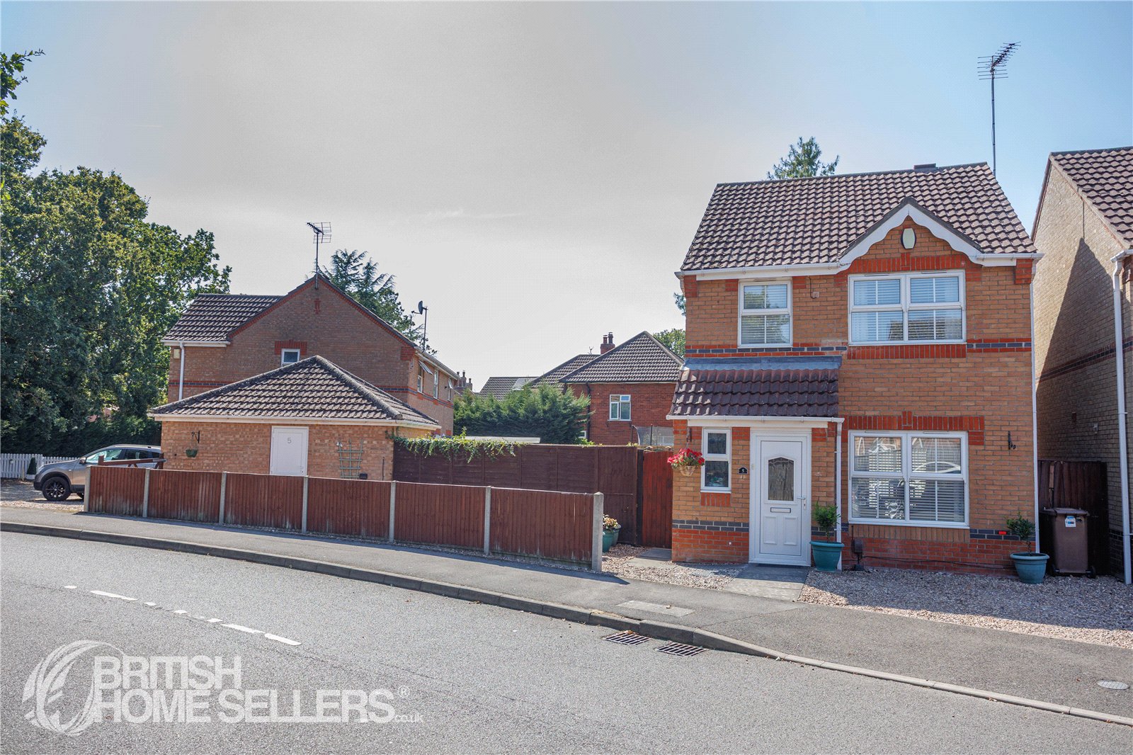 3 bed detached house for sale