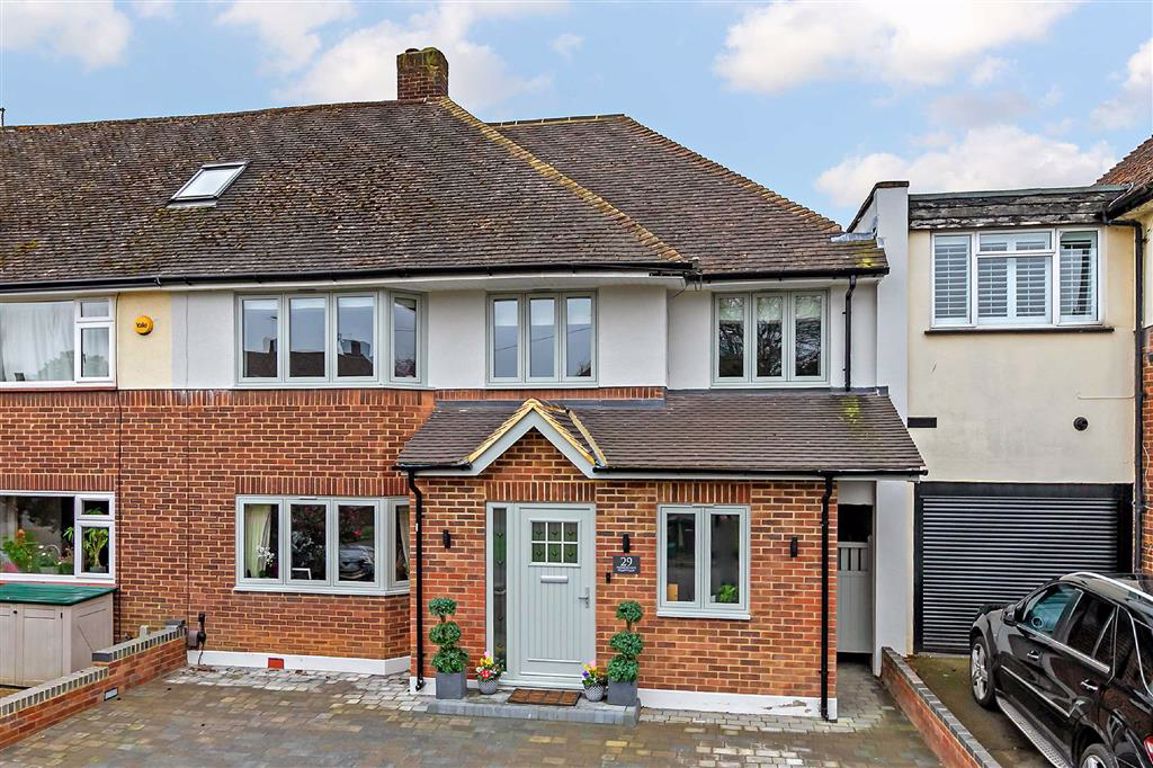 Free property report 29 Hammers Gate, Chiswell Green, St Albans, AL2 3DZ Chimnie