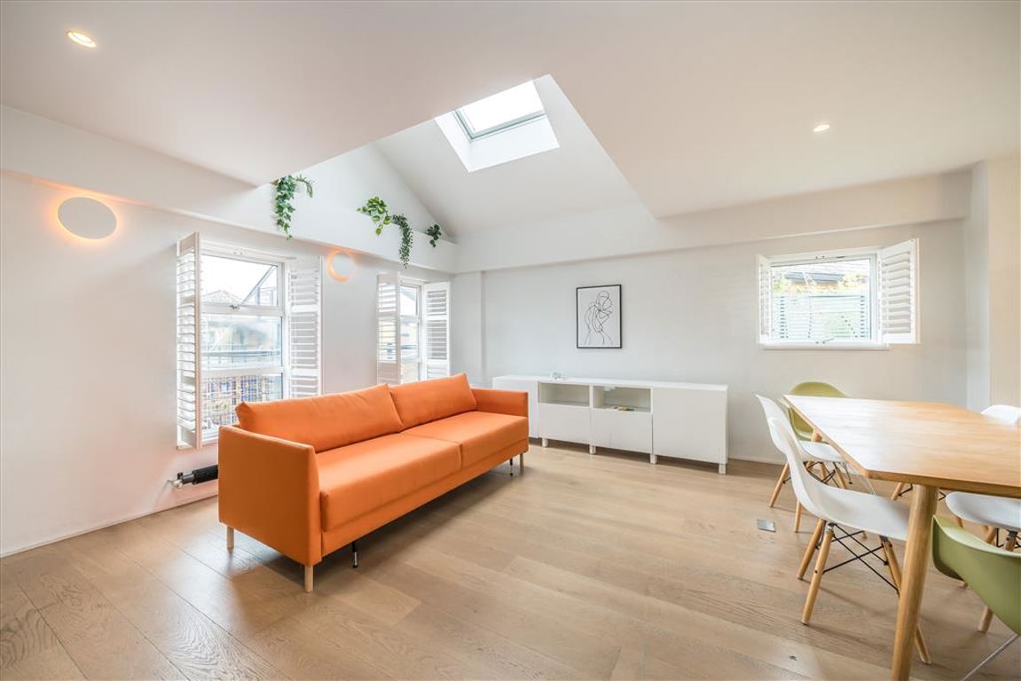 3 bedroom flat for sale 0