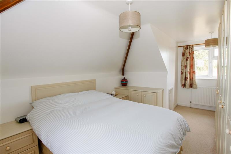 Free property report 31 Chelveston Road, Raunds, NN9 6DA Chimnie