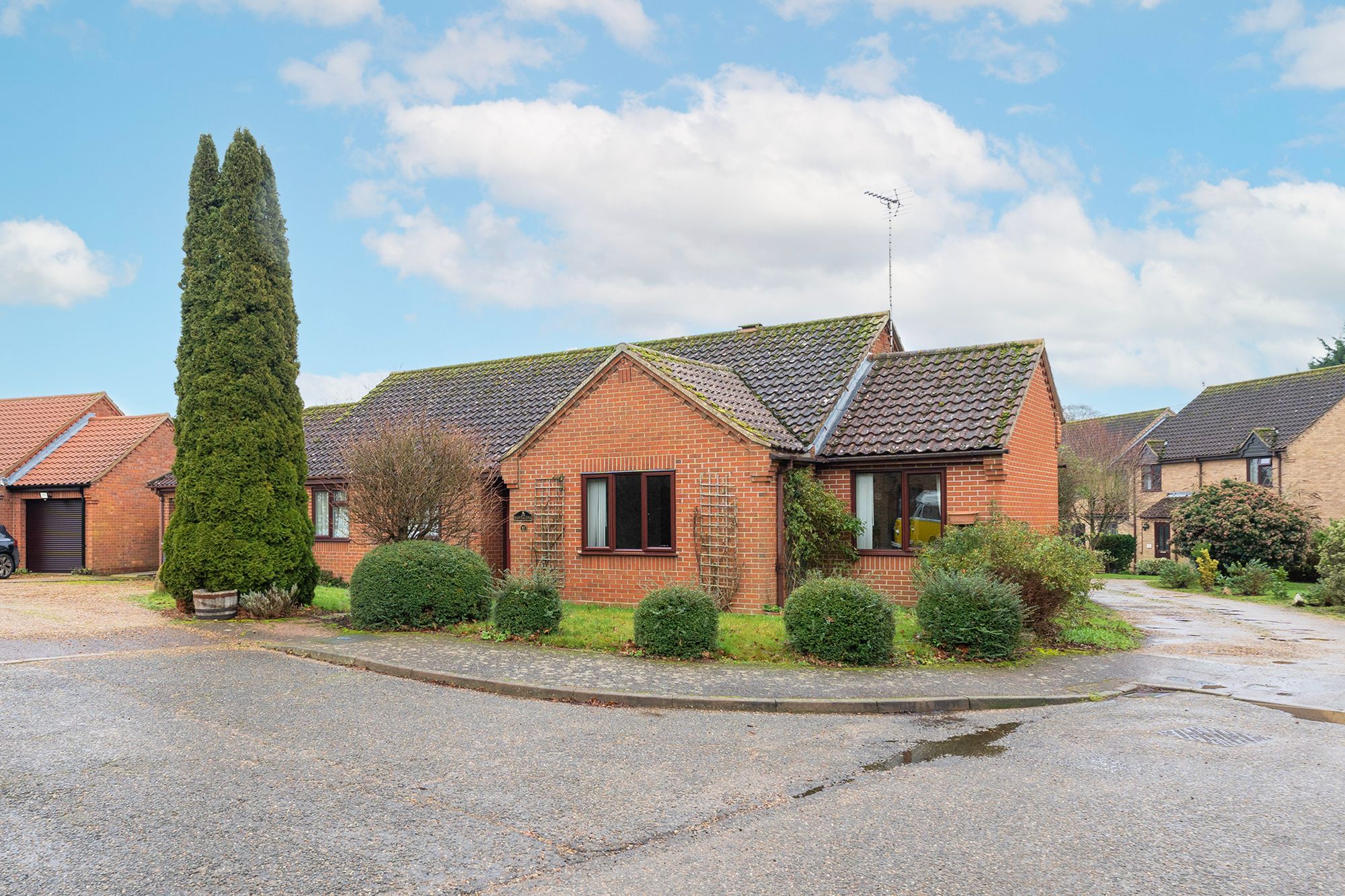 3-bed house on 11 Oakwood Park, Saxmundham, £425,000