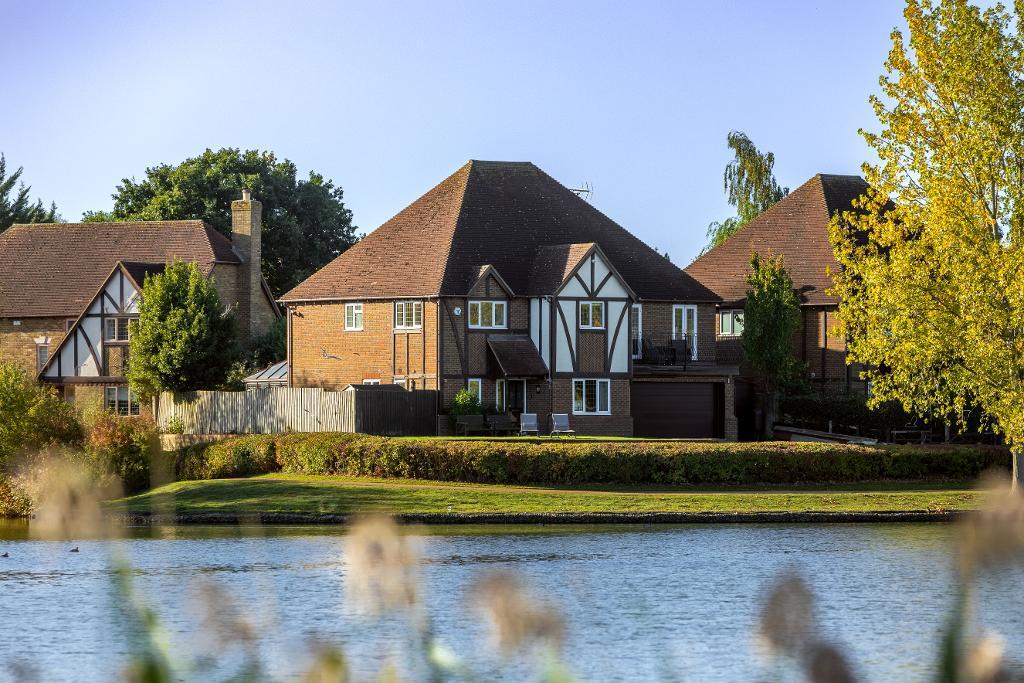 6 bedroom property for sale