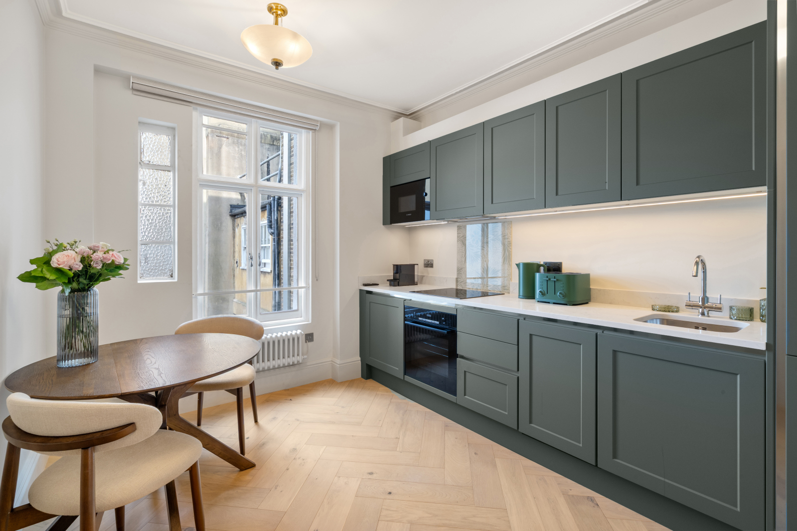 Flat 8, 123, Queens Gate, London photo 3