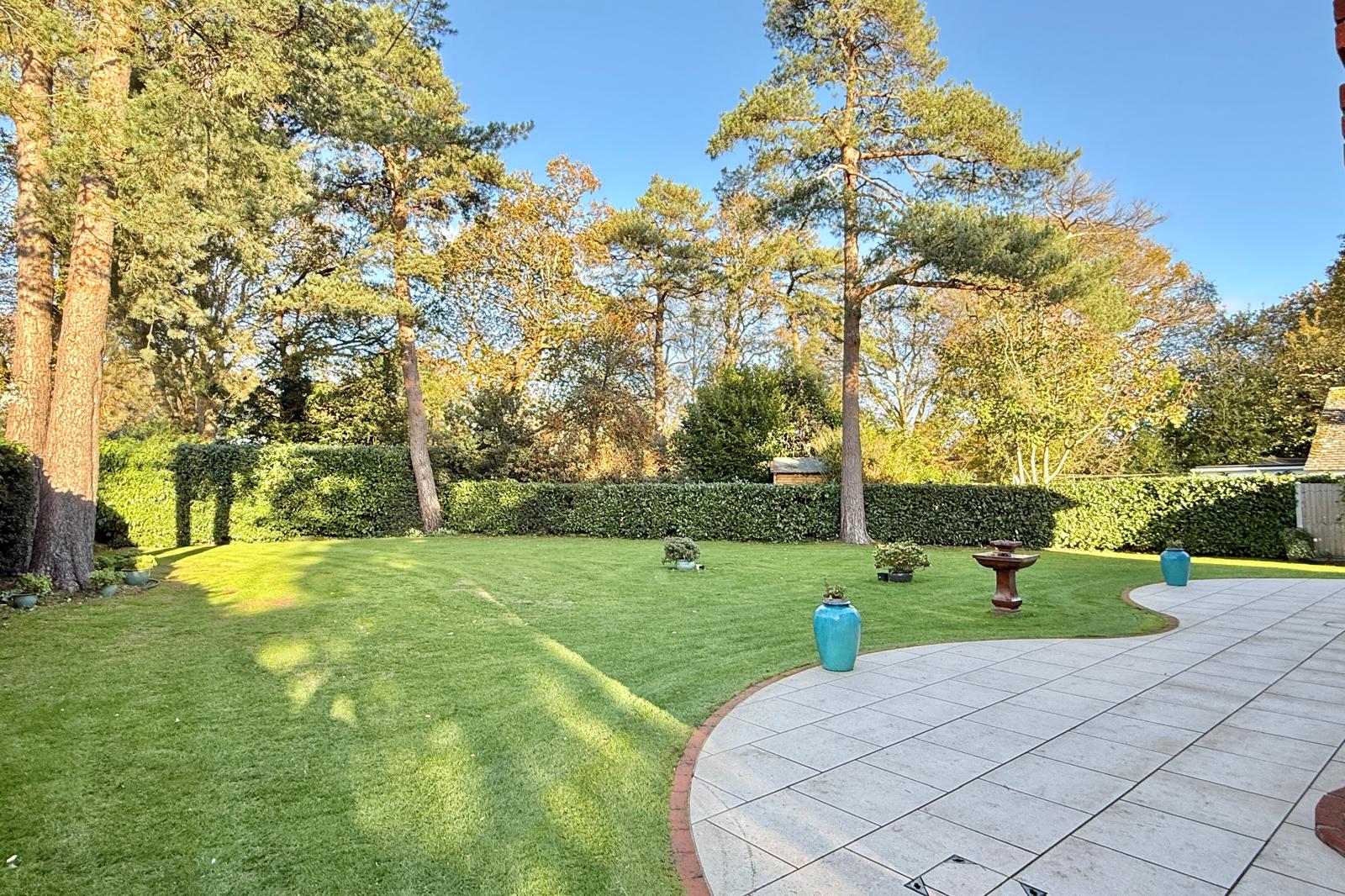 4 bedroom detached house for sale 0