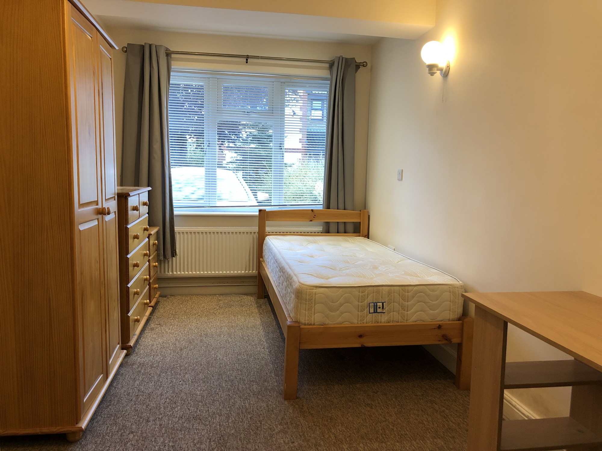 Room 1: 5,, Moore Close, Cambridge photo 4