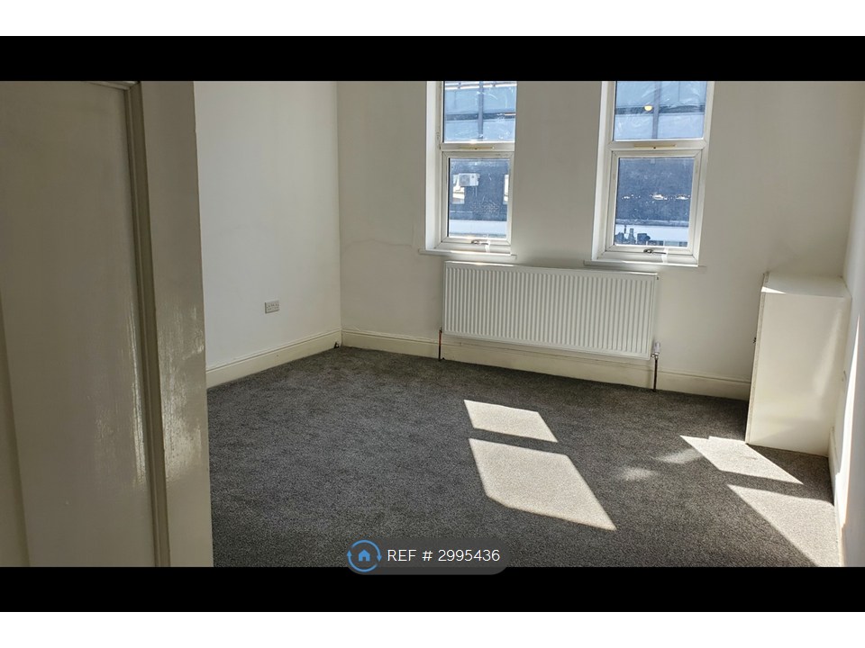 2-bed flat on A Alcester Road South, Birmingham, £1,150/mo