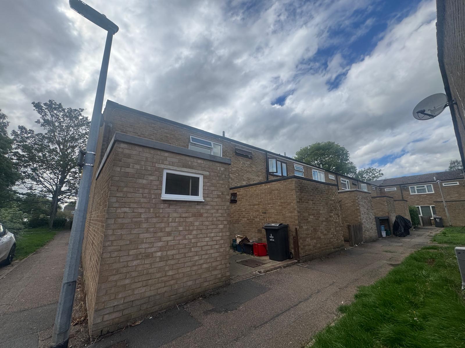 76, Southwark Close, Stevenage photo 2